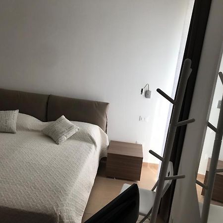 5 Miles Apt Apartment Rocca Cinquemiglia Exterior photo